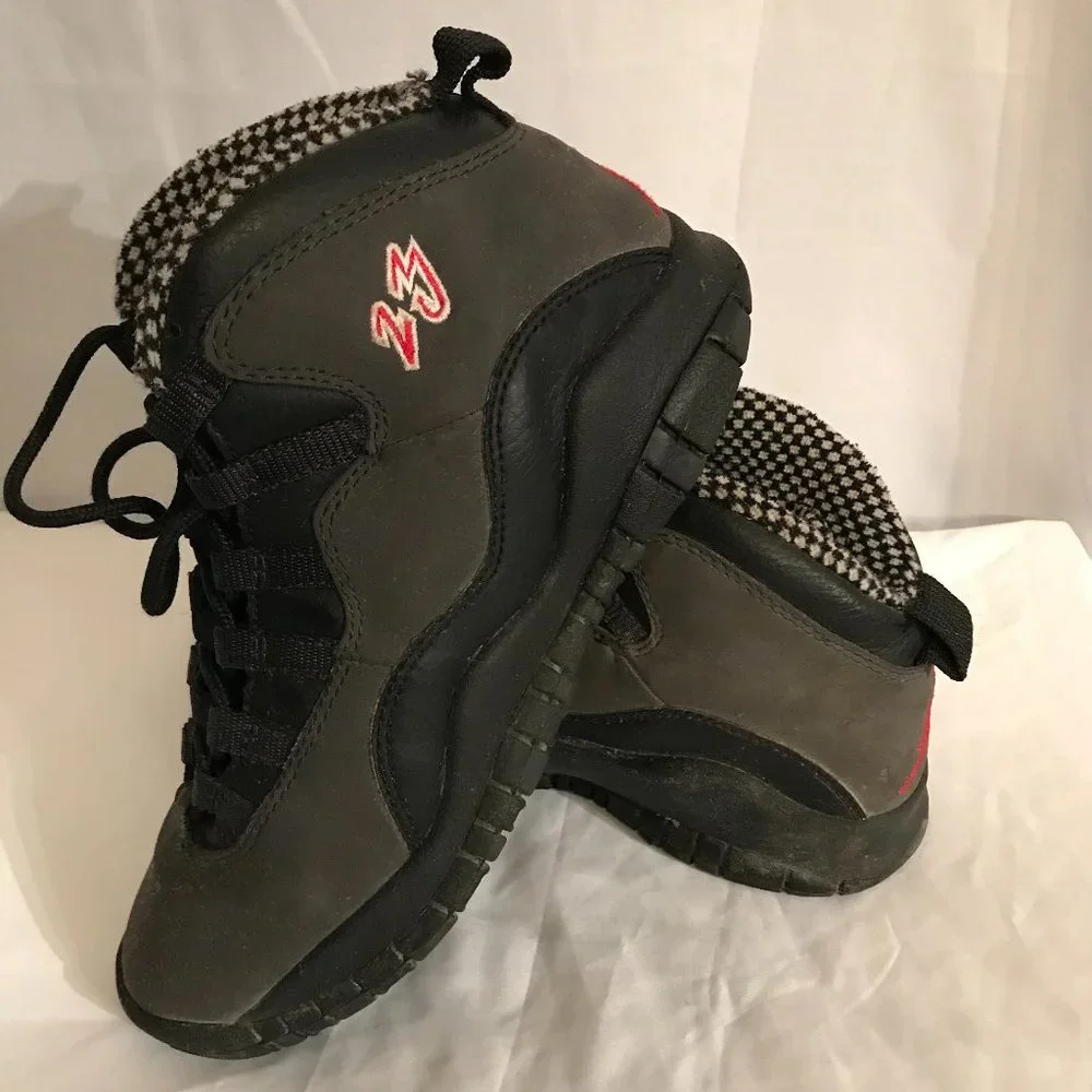 Jordan Youth Size 4T From The Air Jordan Collection Athletic Sport Sneakers - Picture 1 of 8